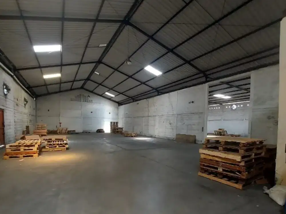 DISEWAKAN 2 GUDANG DI ARTERI SOEKARNO HATTA SEMARANG TIMUR