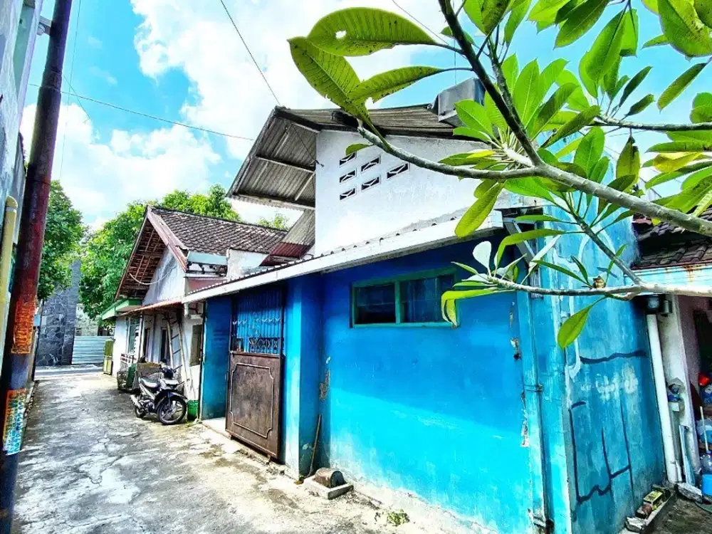 Rumah kost 7 kamar di kerten LAWEYAN SURAKARTA