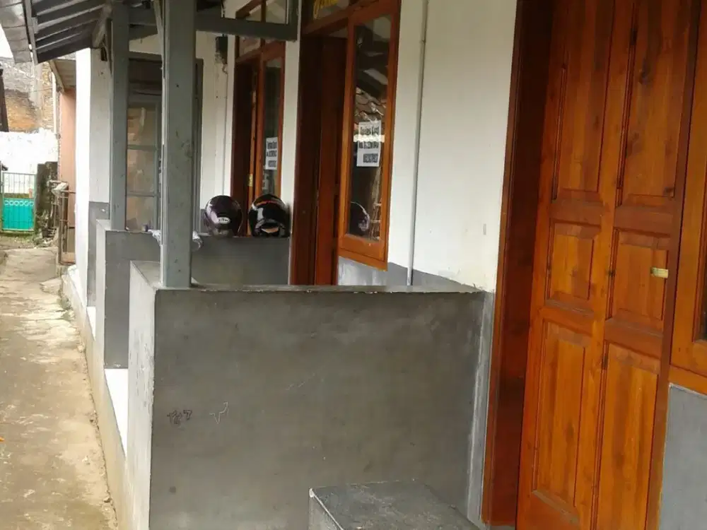 Dijual : Rumah Kontrakan 4 Kamar Lokasi Dekat Jalan Raya Cileunyi