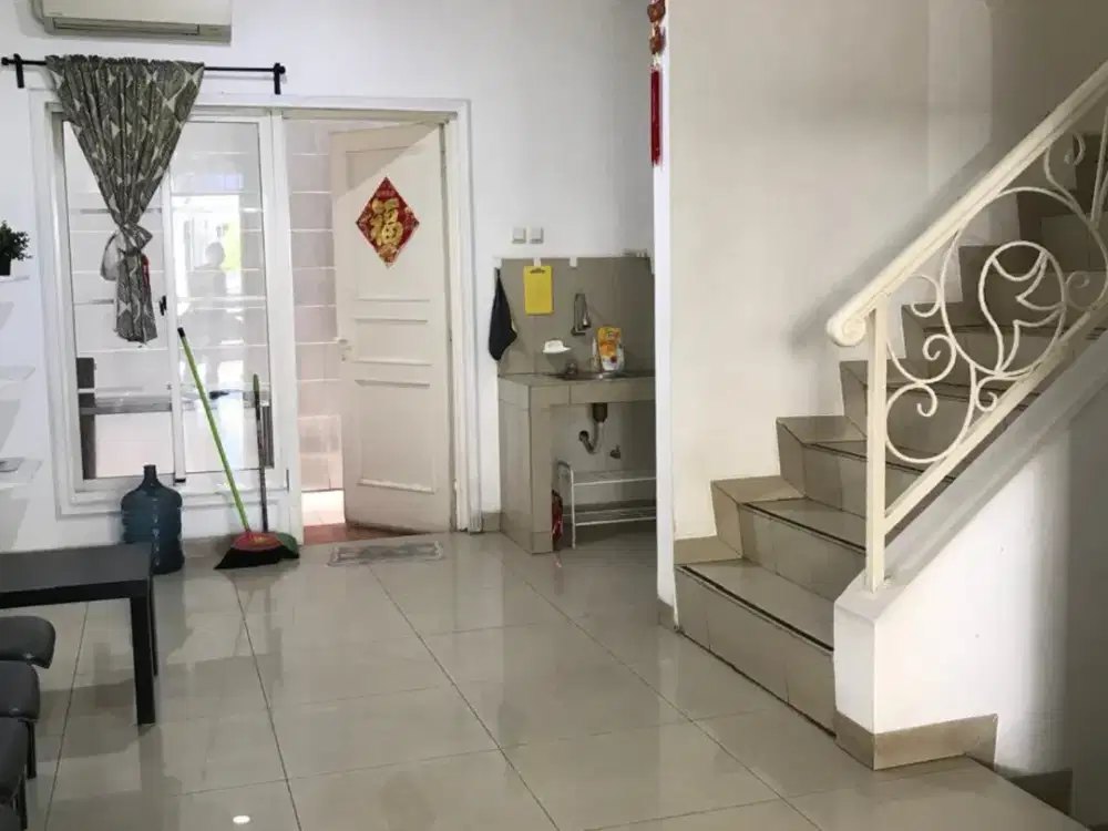 Disewakan Cepat Rumah Golf Kenari Hadap Utara