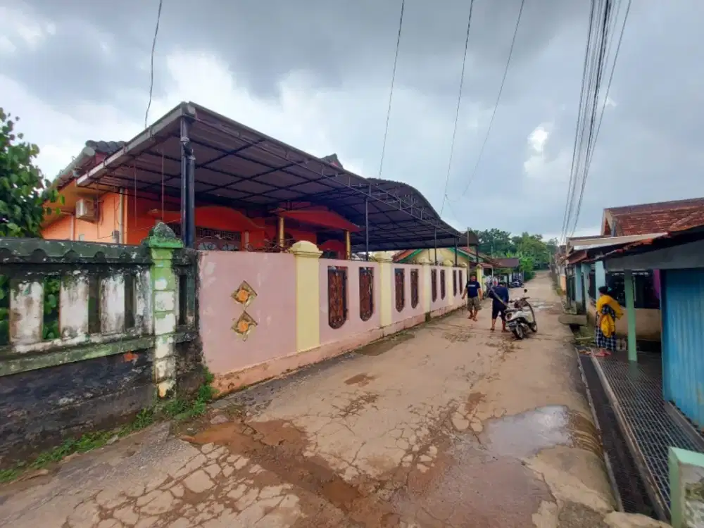 Dijual rumah besar beserta bedeng di jl Srijaya km 5 Palbang