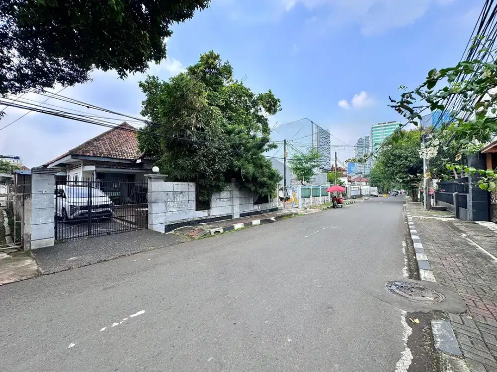 Rumah komersil di bawah njop di setia budi,, jakarta selatan