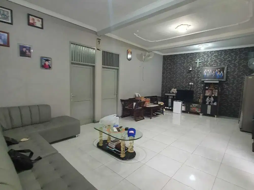 Dijual Rumah tinggal plus Kost an plus usaha toko di Tangerang kota
