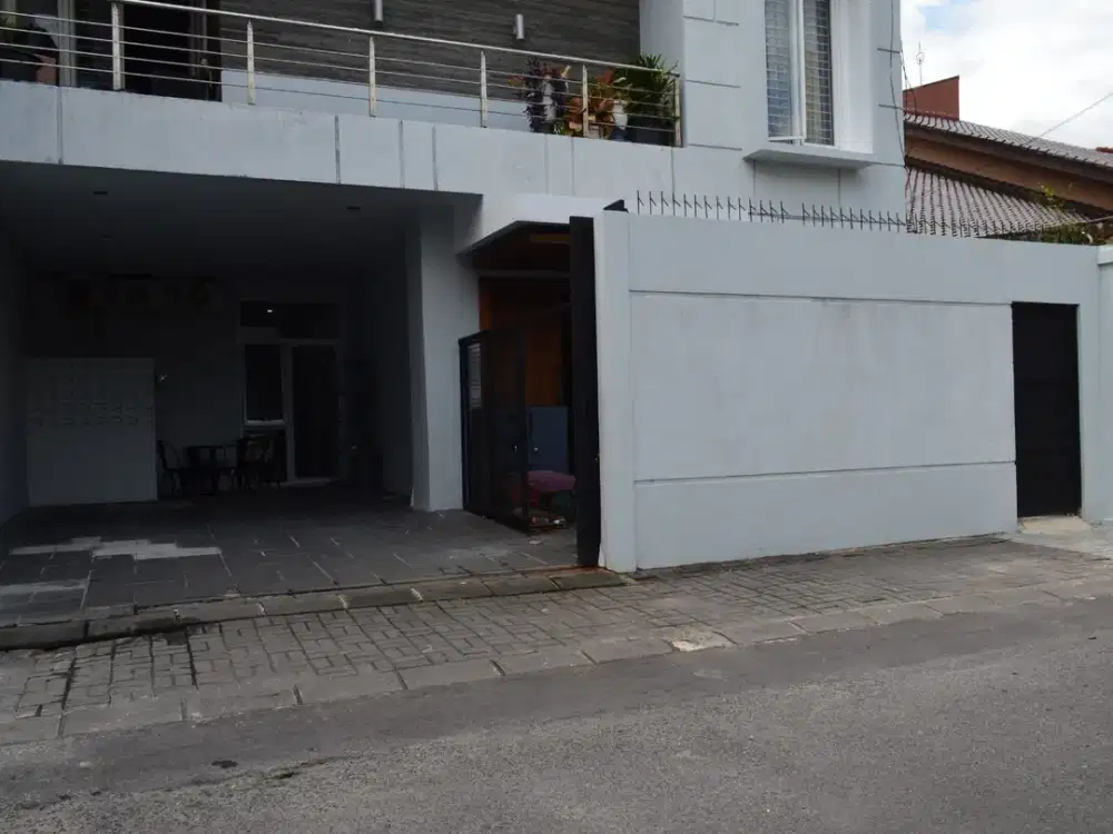 Rumah induk dan kos2 an eklusif di jual di demangan gejayan