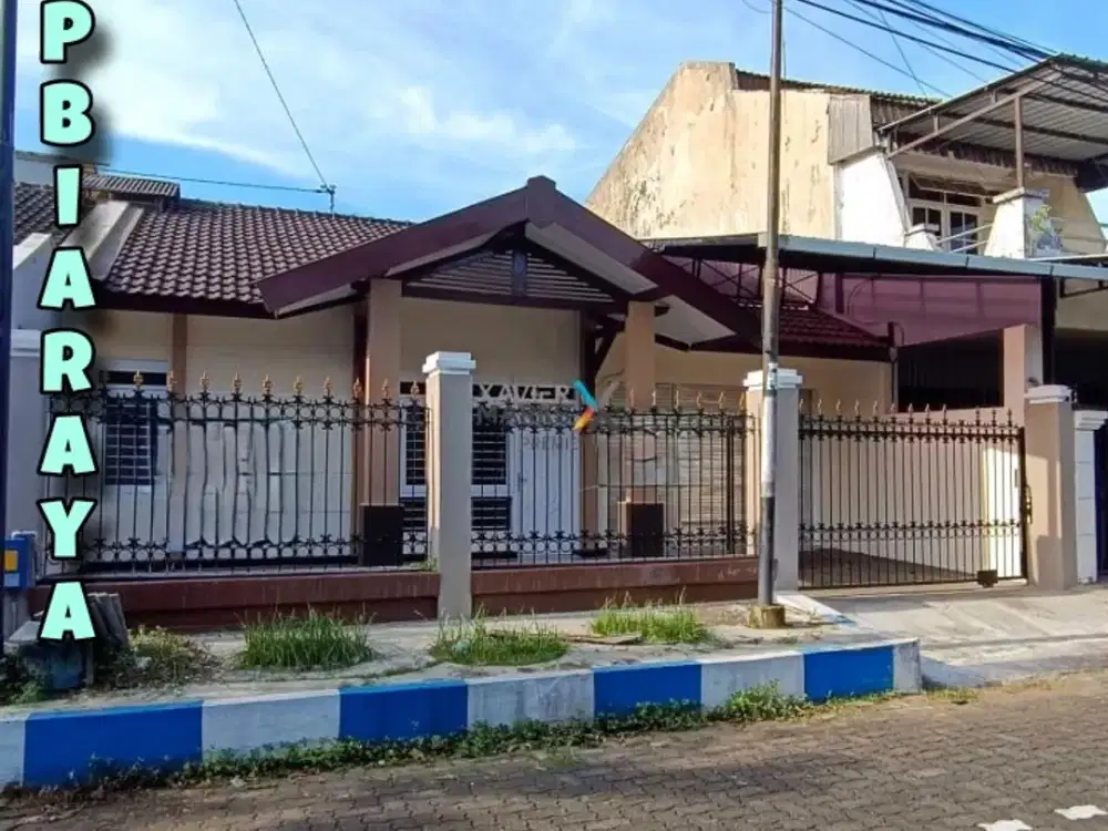 Rumah terawat di blok depan PBI Araya Blimbing Malang
