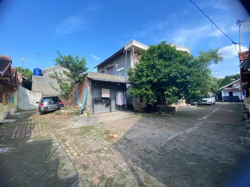 Dijual Murah 2 Rumah Kontrakan + 8 Unit Kosan isi Full di Karawang