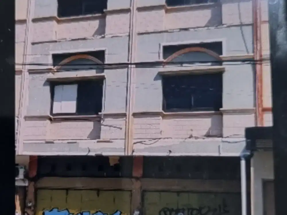 Disewakan ruko 2 unit dempet Jl  Adyaksa Makassar