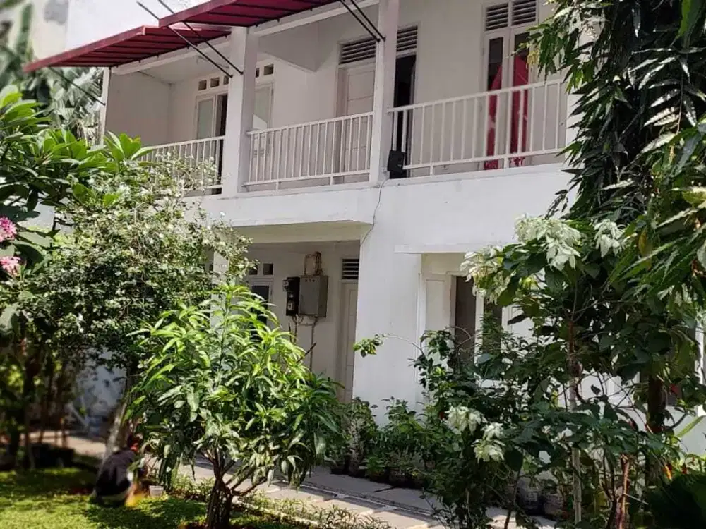 Dijual Rumah 4 Lantai cocok untuk kos2an di cikini Jakarta Pusat