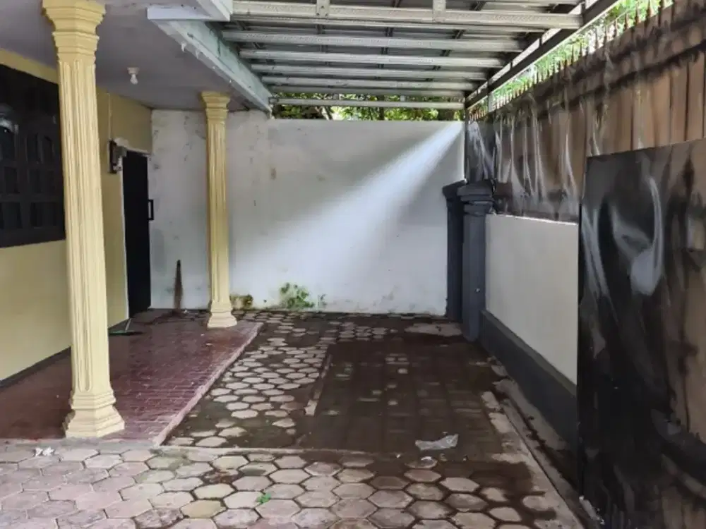 Rumah kosan di jalan baturaden dekat fakultas kedokteran UNEJ