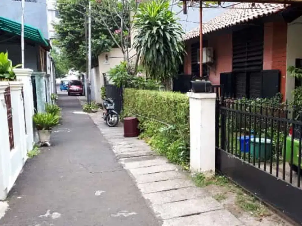 Lokasi Strategis Rumah termasuk 7 Kamar Kos di Tebet