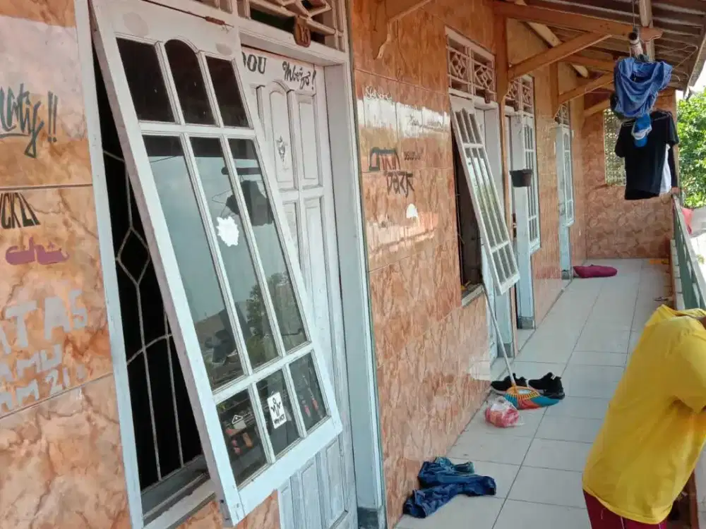 Rumah kost murah 16 pintu di Karawang