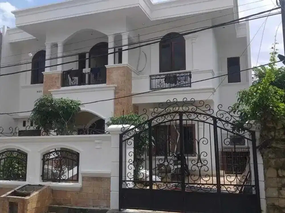Rumah Mewah Clasic Elegan Dalam Komplek Elit Billymoon Pondok Kelapa