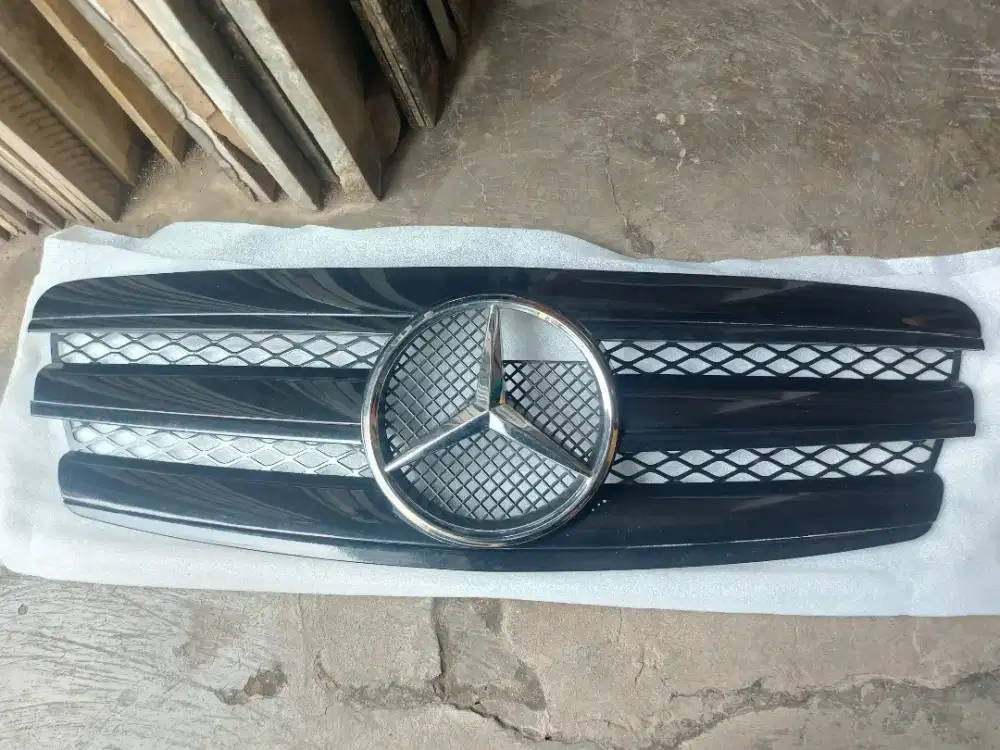 Grille mercedes benz e class w204