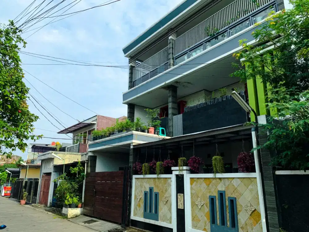 DIJUAL MURAH RUMAH KOST AKSES MASUK 2 MOBIL
