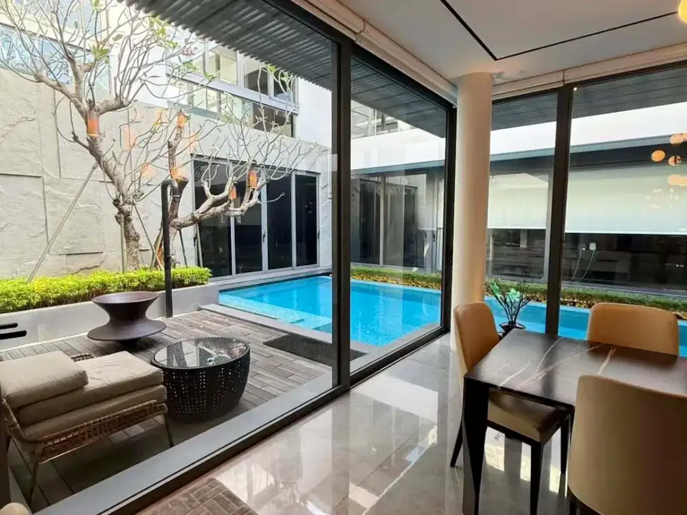 Premium Rumah Minimalis 3 Lt Pool Lift Marmer Pakuwon Indah