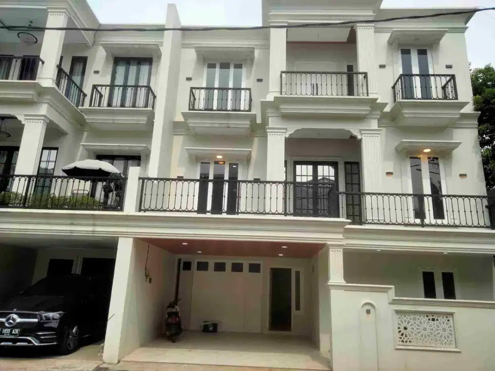 DiJual Rumah Baru 3 Lantai dkt dr Cilandak kko