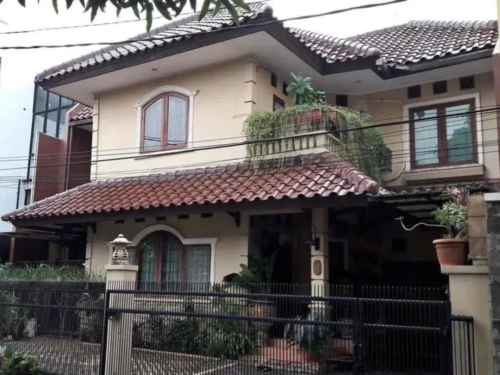 Rumah Mewah di Komplek Bendi jalan Delman Tanah Kusir Jakarta Selatan