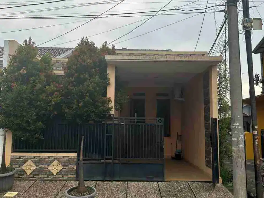 Rumah Hook Siap Huni di Meruya Selatan Jakarta Barat