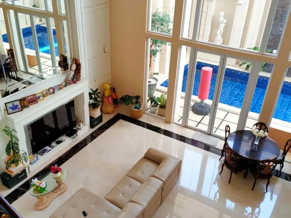 Premium Rumah Classic Marmer 2 Lt Pool Pakuwon City