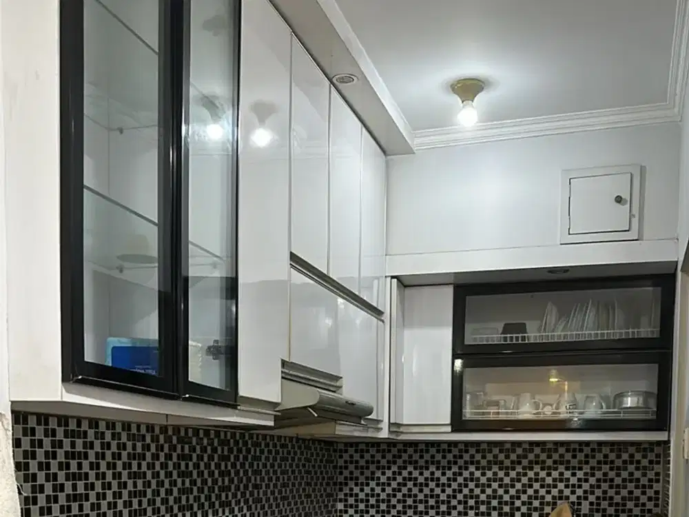 Apart siap huni,renov,3 BR,lantai rendah,pool,Furnished,Kelapa Gading