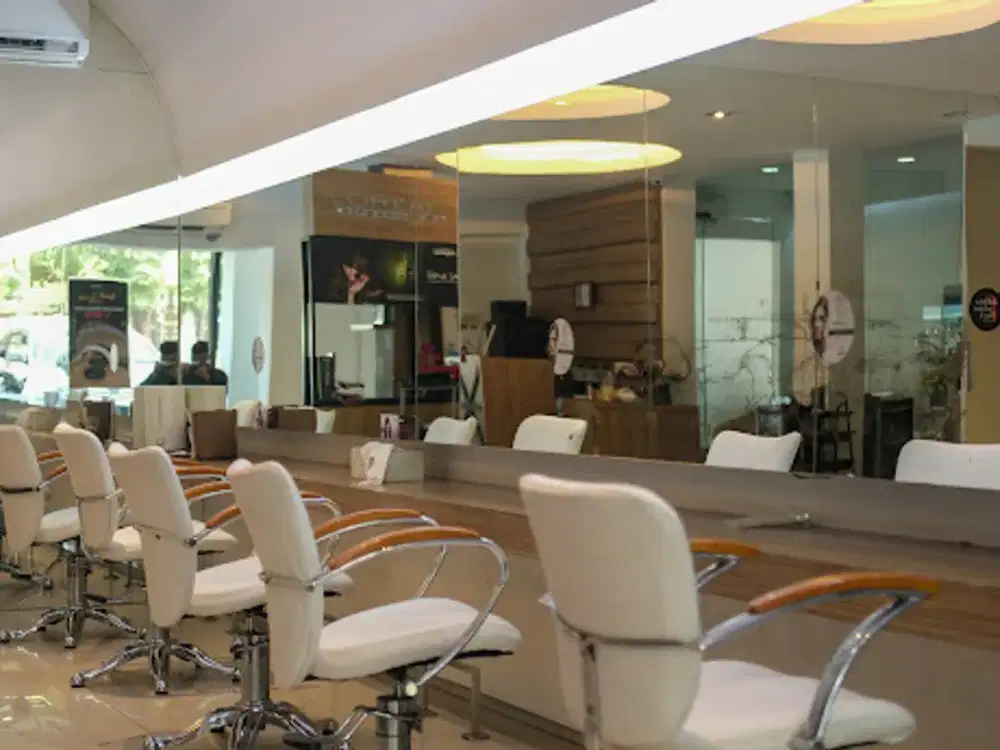 Bangunan 2 Lantai ex Salon Lokasi di Jalan Dr Wahidin Semarang Atas