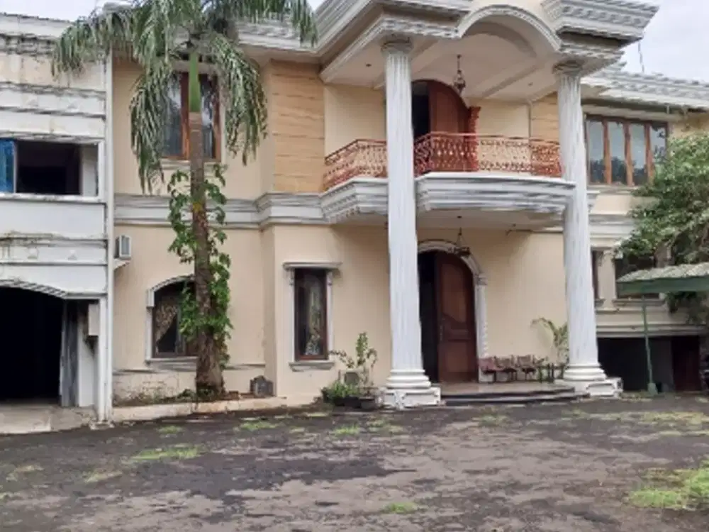 di jual cepat rumah 2 lantai SHM di jln raya utama pasar Minggu