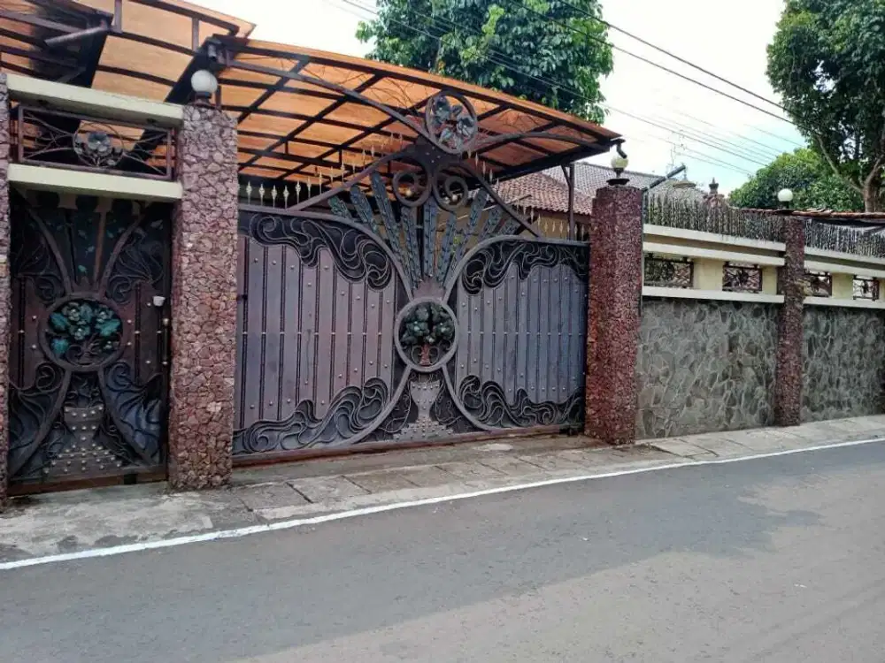 Rumah Besar Nyaman Tenang Dkt Internasional School jalan Nakula Sadewa dukuh sidomukti Salatiga