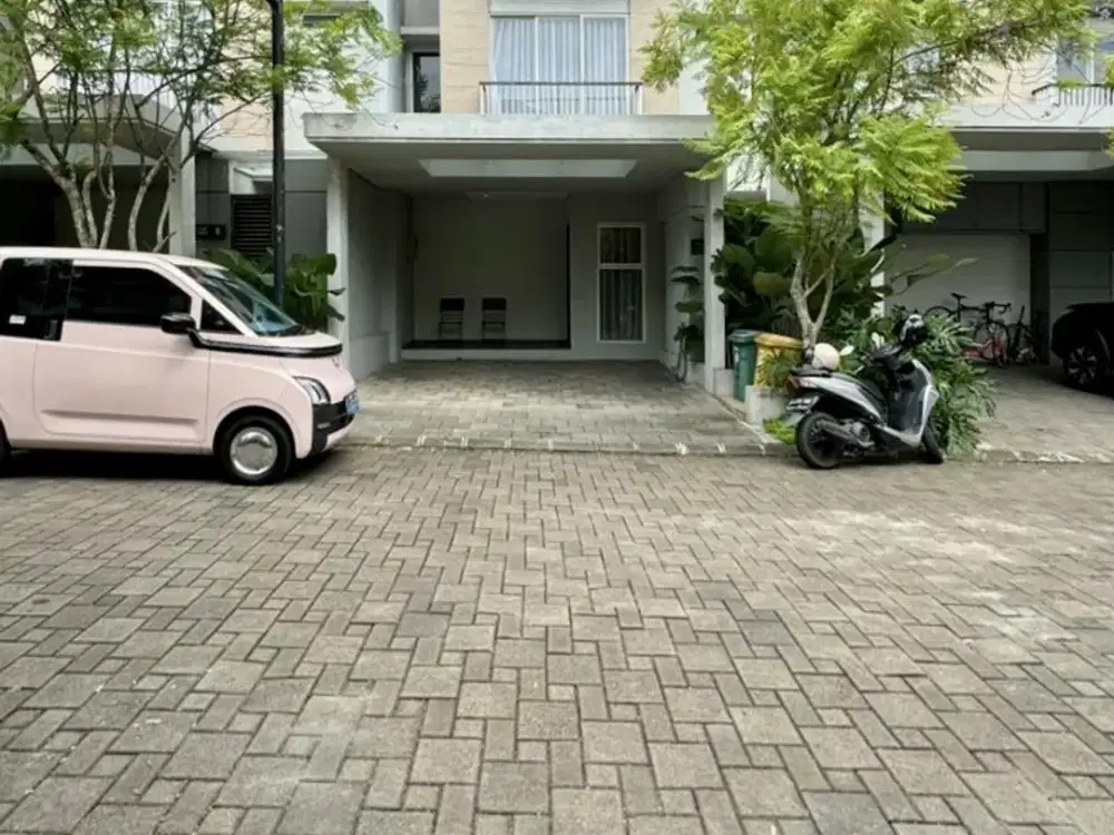 Rumah 2 Lantai di Serenia Hill, Lebak Bulus