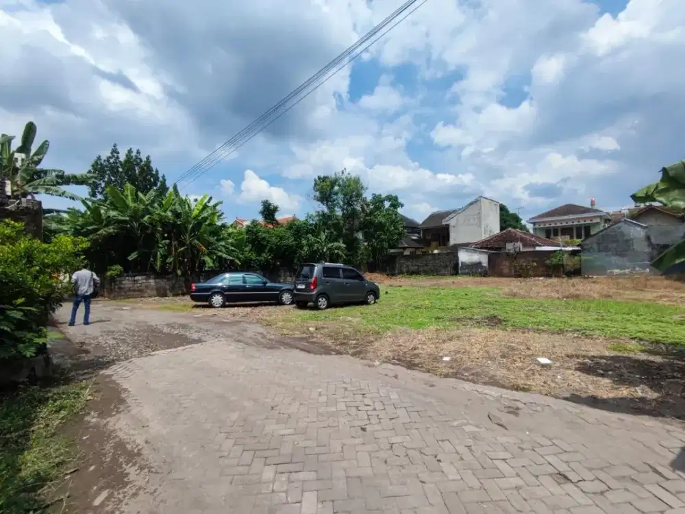 600 JT-an; Dekat UGM Jogja, Tanah Plemburan Kaliurang KM 6