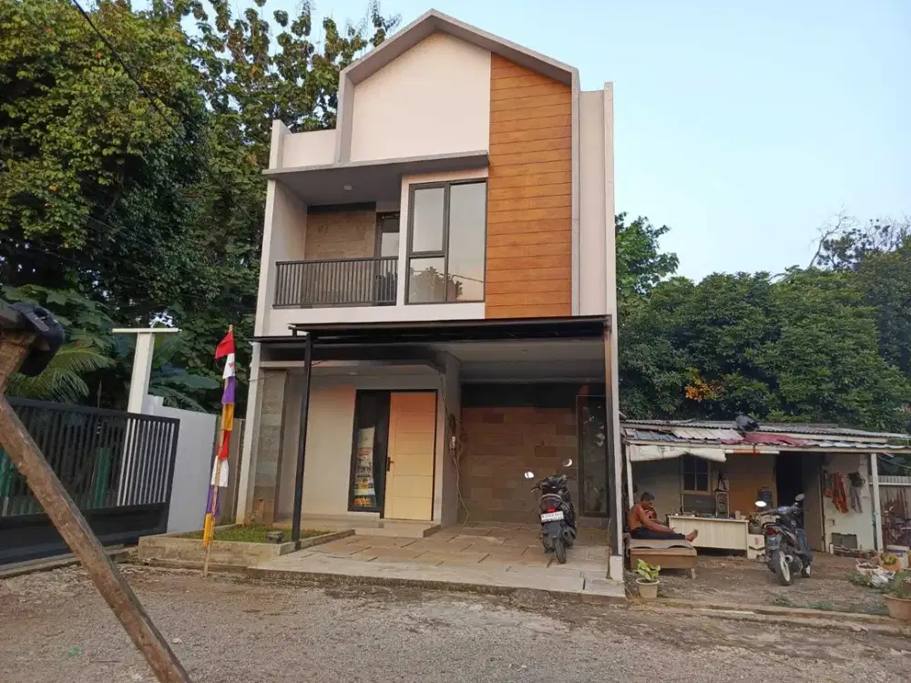 Cluster 2 lantai, full bata merah, 5 menit ke tol dan Transjakarta