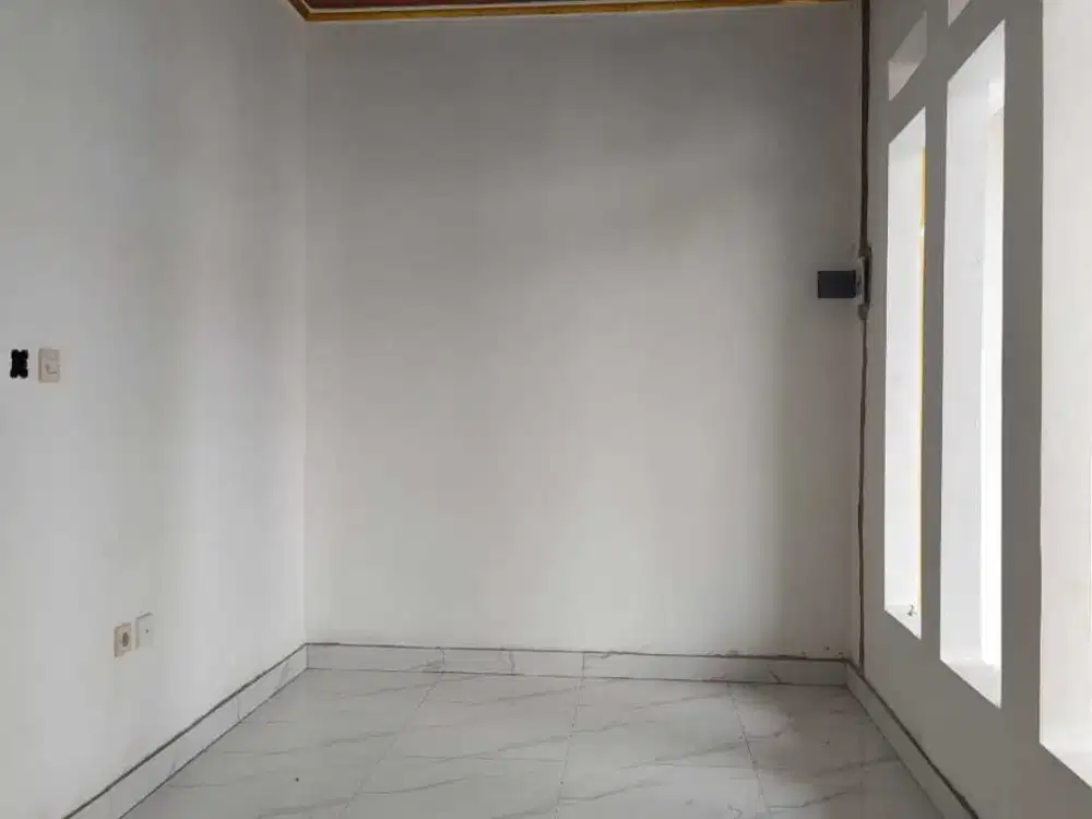 Dijual Rumah 2 Lantai di Pondok Jagung Dekat Pasar Segar