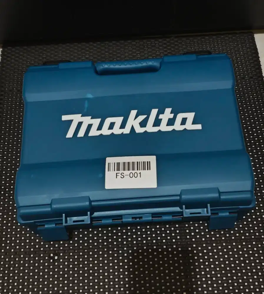 Makita DF330D Mesin Bor Nirkabel isi Ulang Cepat 13mm Baterai Lithium.