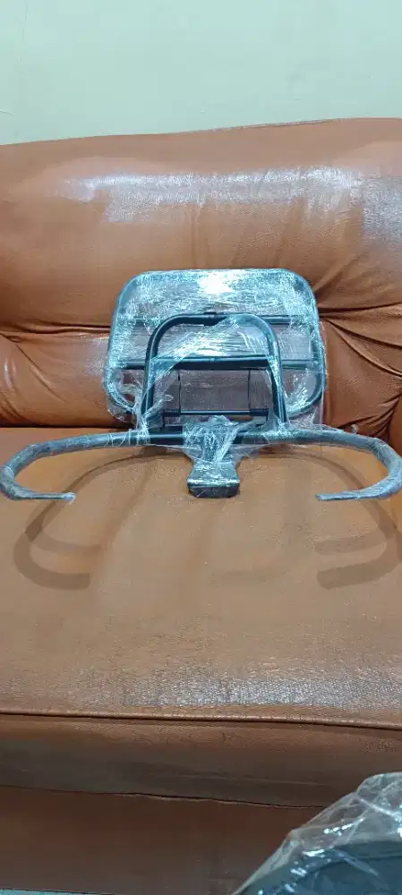 Dijual sandaran belakang ada busanya