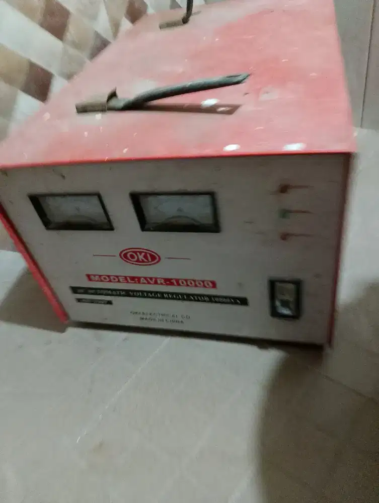 Stabilizer listrik 10000 VA