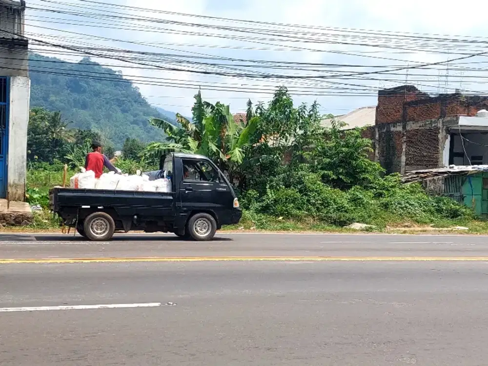 Tanah pinggir jln Raya dekat remcana exit tol nagreg