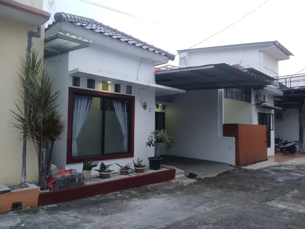 Turun Harga : Rumah townhouse Jatiraden Jatisampurna
