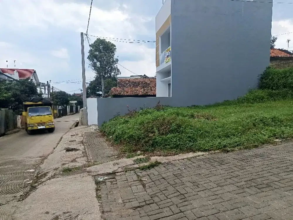 Tanah kavling pinggir jalan dekat gerbang tol cileunyi dan cisumdawun