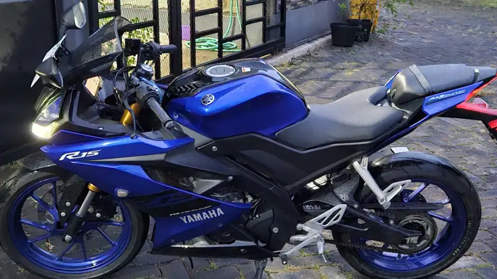 Yamaha r15 v3 warna favorit