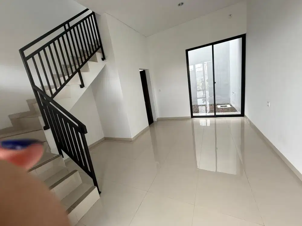 Rumah baru di jatiasih  2 lantai bebas banjir strategis
