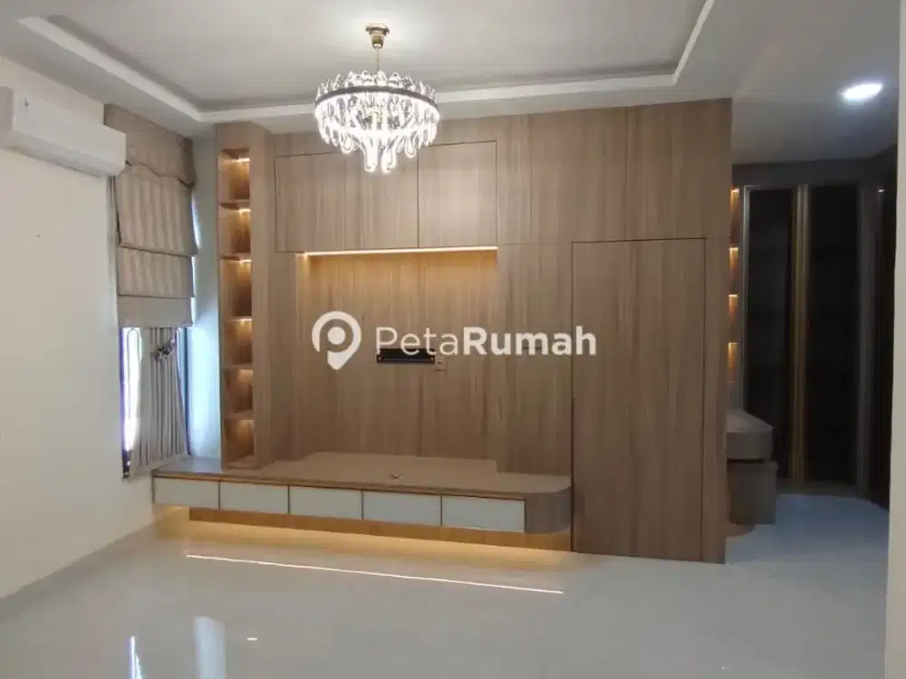 Dijual RUMAH JALAN STARBAN KOMPLEK JEWEL PARK DAERAH POLONIA
