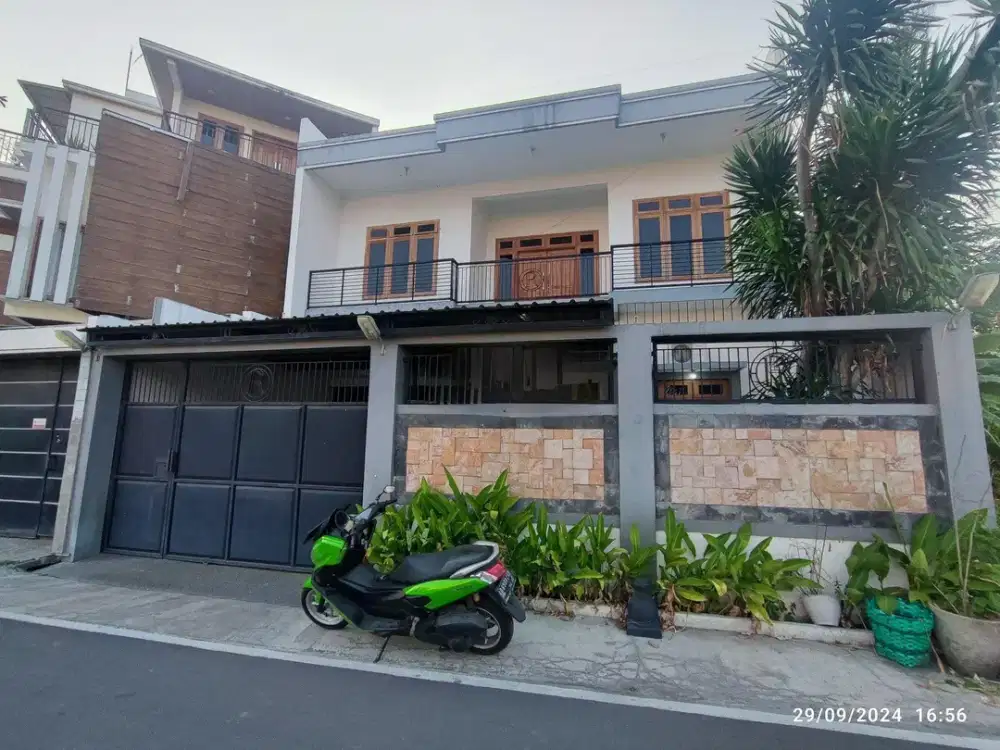 Rumah solo dekat sate dahlan sumber pak Jokowi manahan exit tol