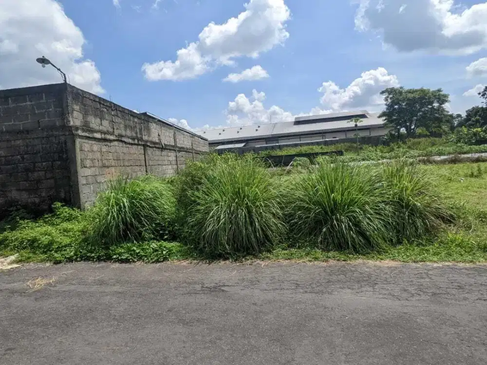 TEPI JALAN ASPAL: Dekat Green Hills Residence Jl Palagan Km 9 Jogja