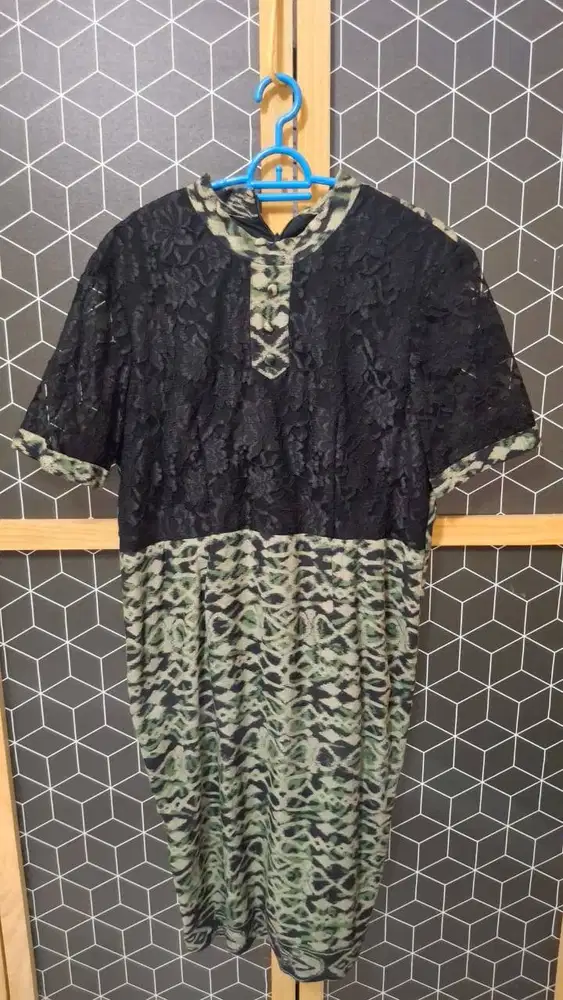 Gaun wanita ukuran setara L-XL