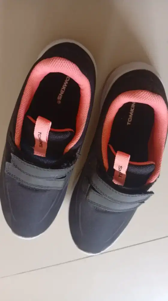 Sepatu tomkins original bekas