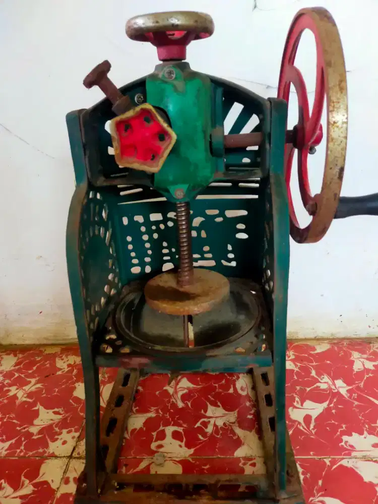 Gilingan Parutan Serut Es Manual