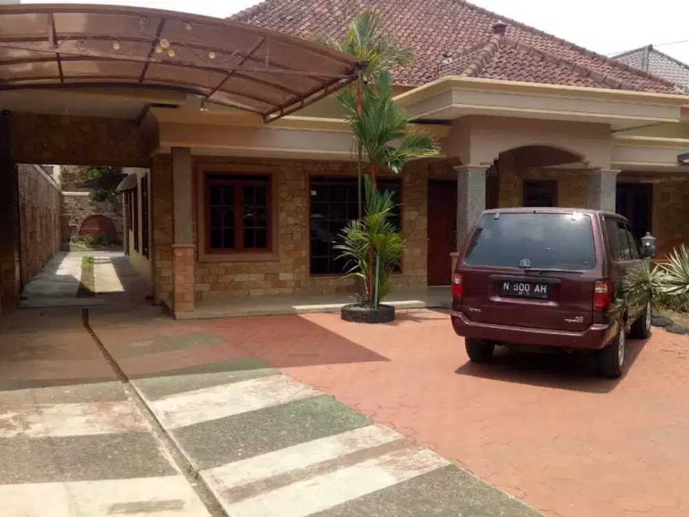 RUMAH LUAS COCOK UNTUK USAHA LOKASI CENGGER AYAM KOTA MALANG