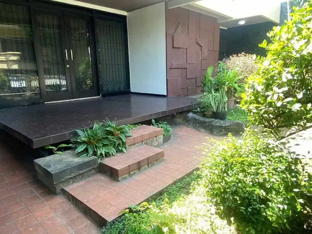RUMAH JL LANGSEP PISANG CANDI KOTA MALANG