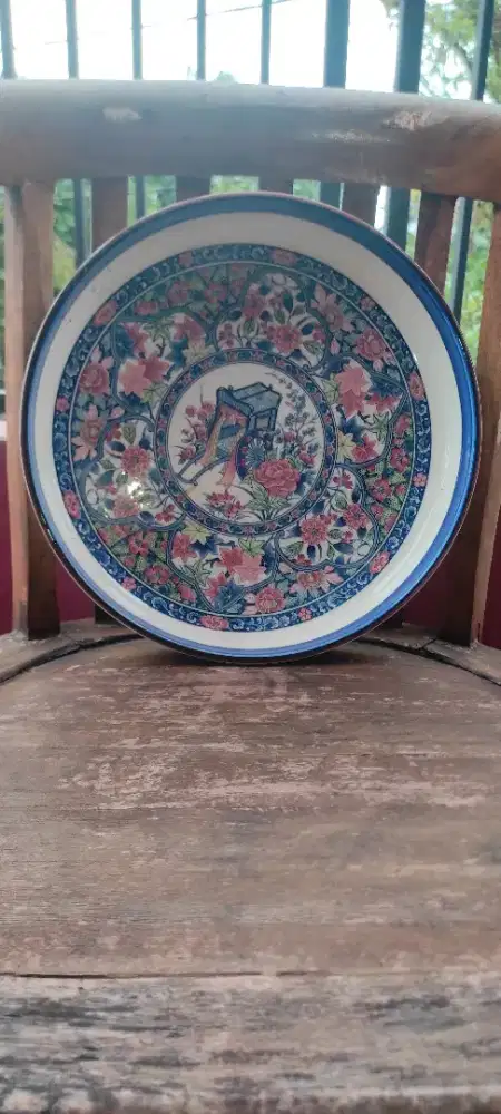 Piring antik besar made in Japan