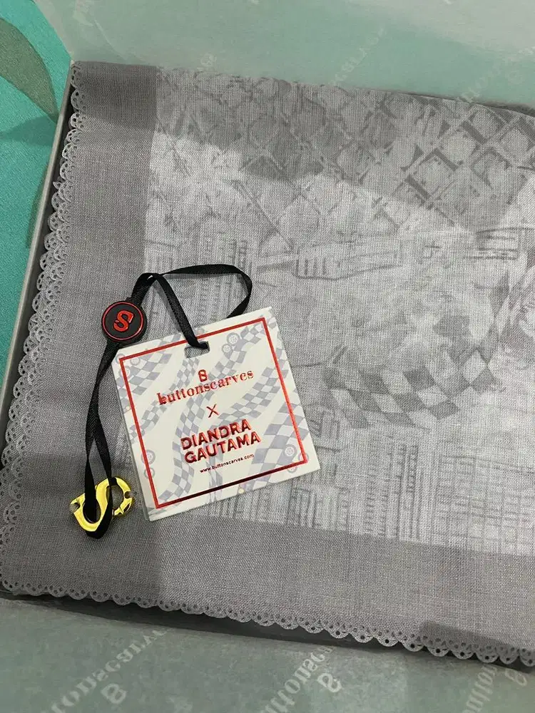 Buttonscarves x Diandra Gautama - circuit