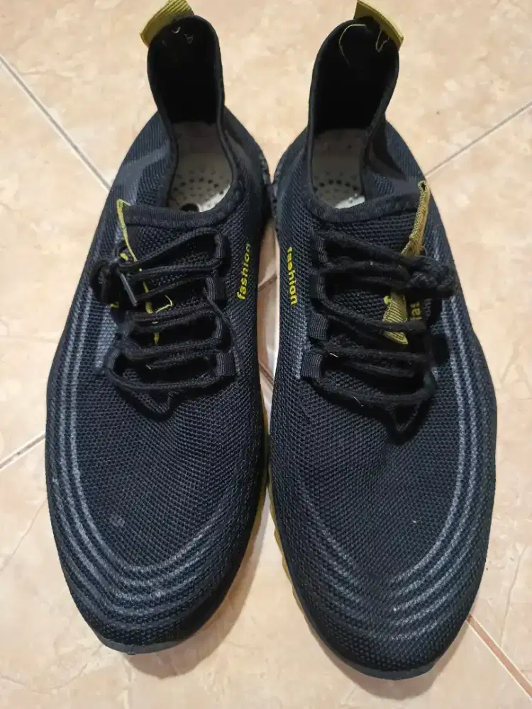 Sepatu Fashion size 43
